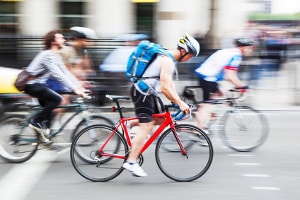 Auch auf einem Fahrrad gelten die Verkehrsregeln.