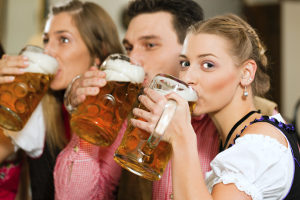 Restalkohol ist das Überbleibsel eines feuchtfröhlichen Abends.
